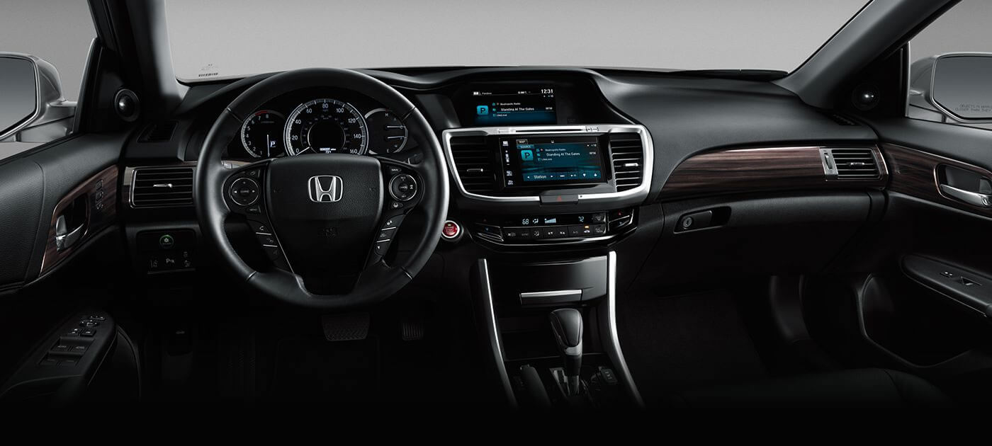 2017 Honda Accord vs. 2017 Nissan Maxima 2017 Honda Accord vs. 2017 Nissan Maxima