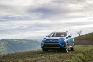 2016 Toyota RAV4 Hybrid Debuts